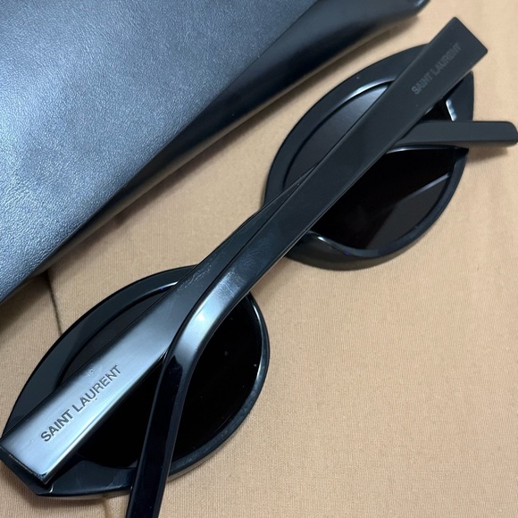 SAINT LAURENT Sunglasses - Picture 3 of 4